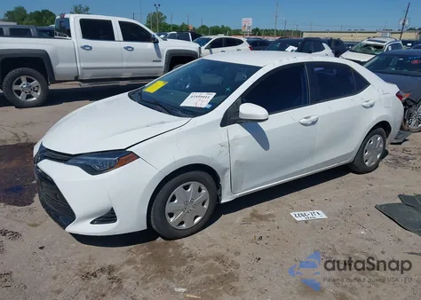2018 Toyota Corolla L z USA, uszkodzony, nr VIN 5YFBURHE3JP778768